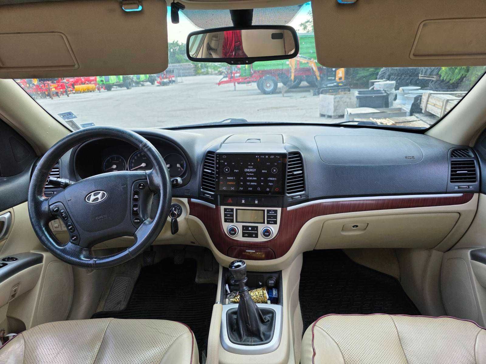 Hyundy 100Santa Fe 2
