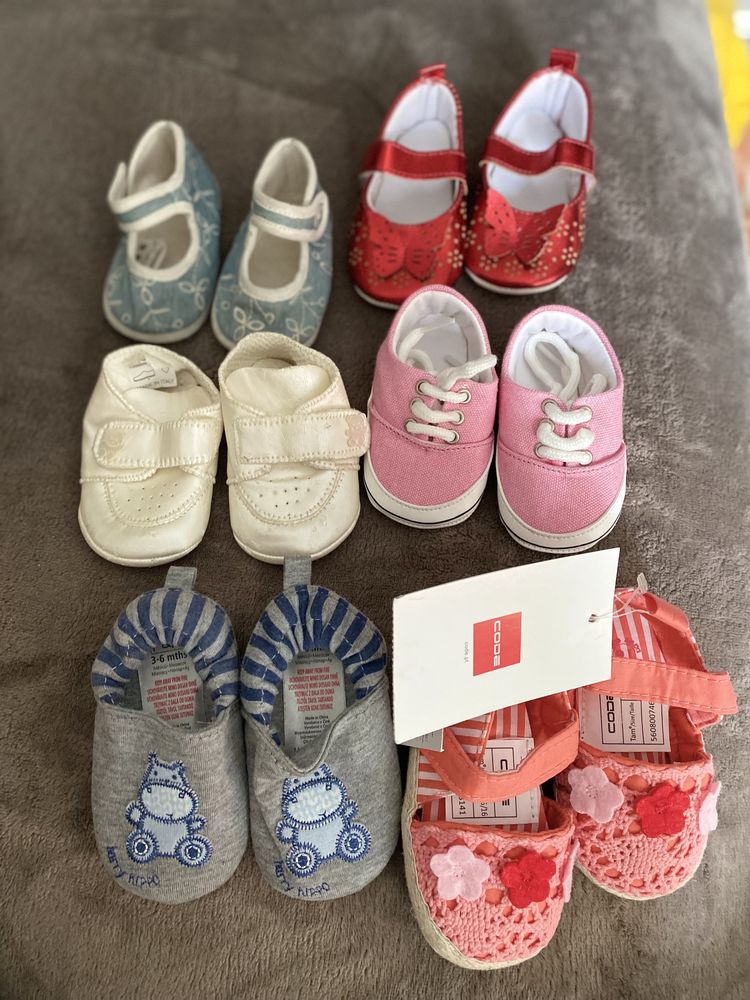 Pantofi bebelus nou nascut