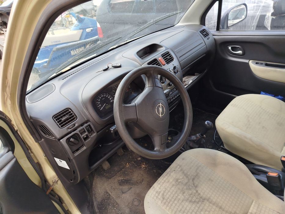 Опел Агила 1.0 на части .