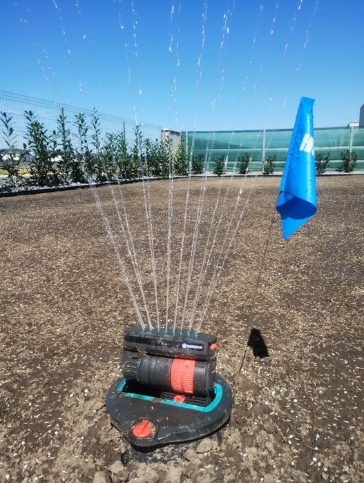 Irigații • Gazon ruloui • Platări tuia• Tuns iarba