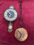 Doua ceasuri retro pendul fier forjat
