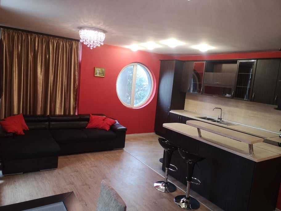 Дава се под наем Тристаен апартамент в Бургас, Меден рудник - зона Б - 112 кв.м за 275 € - Снимка #4