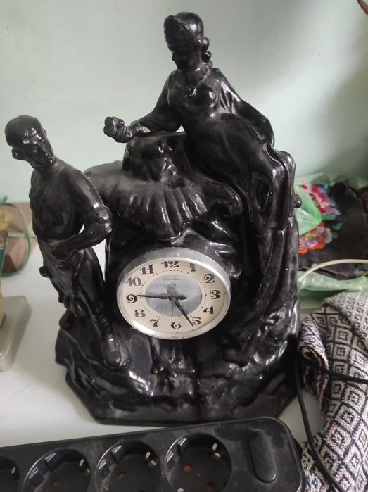 Часы настенные , советские,турник