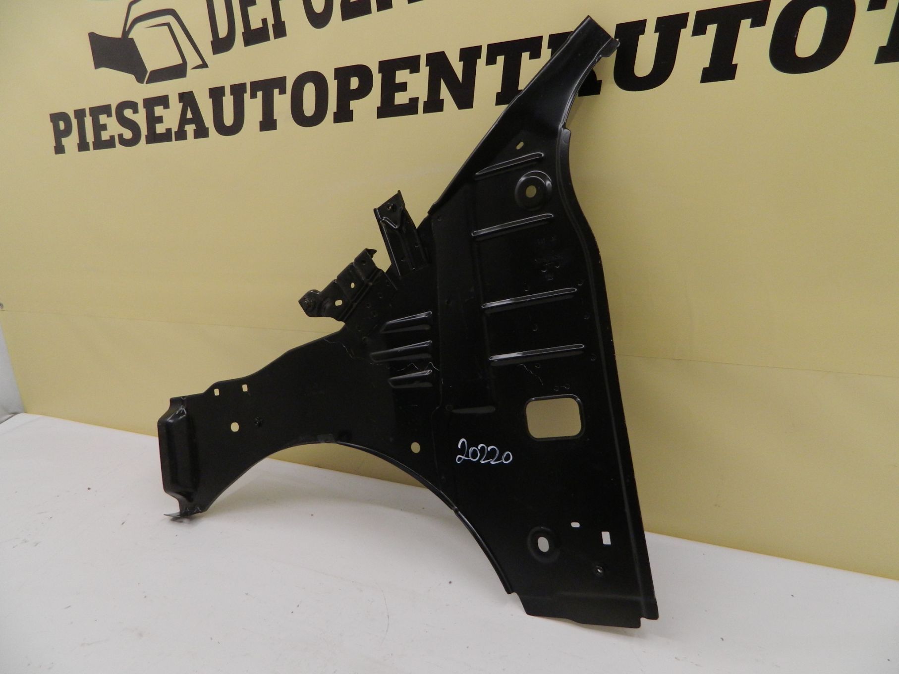 Contra aripa stanga fata Dacia Lodgy,  2012, 2013, 2014, 2015, 2016, 2017, 2018, 762318427R.