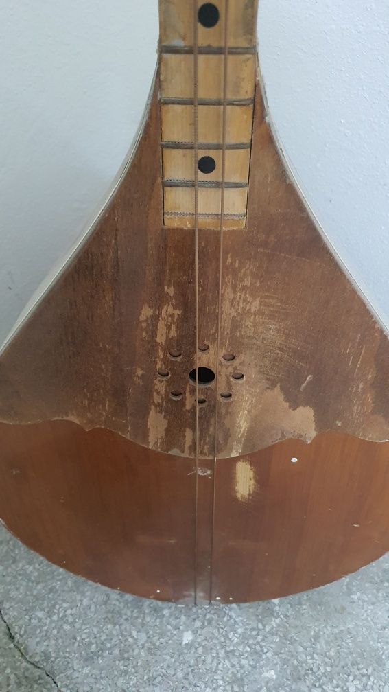 Dutor kontrabass sotiladi.