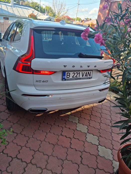 Volvo xc60 Benzină Mild-Hibrid 215 cp Head up Display