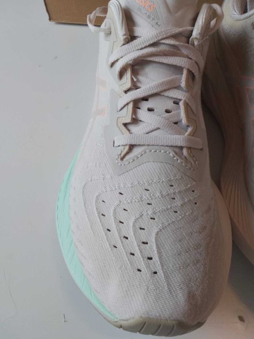 Маратонки Asics Novablast 4 W