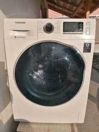 Mașina de spălat rufe cu uscător marca Samsung