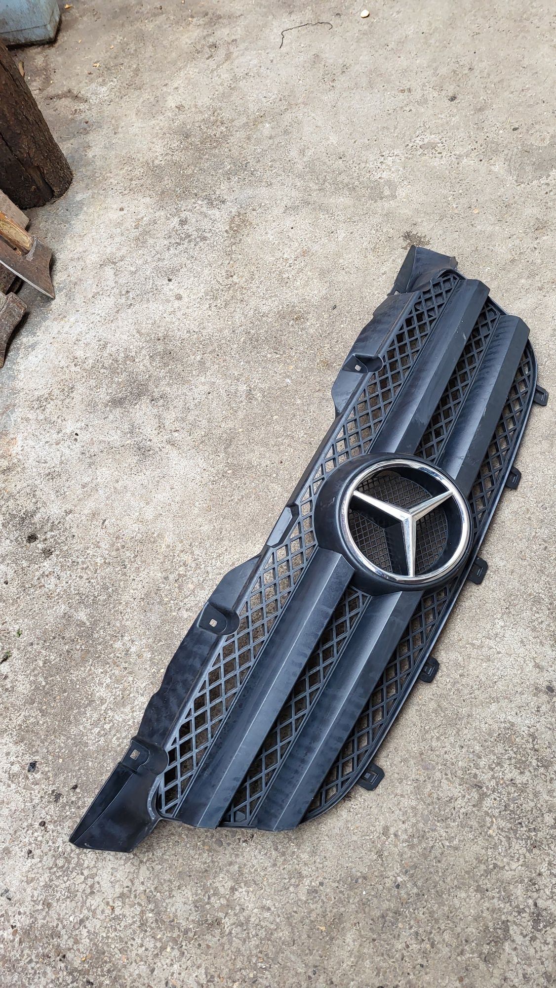 Vînd grila Mercedes sprinter  noua originala