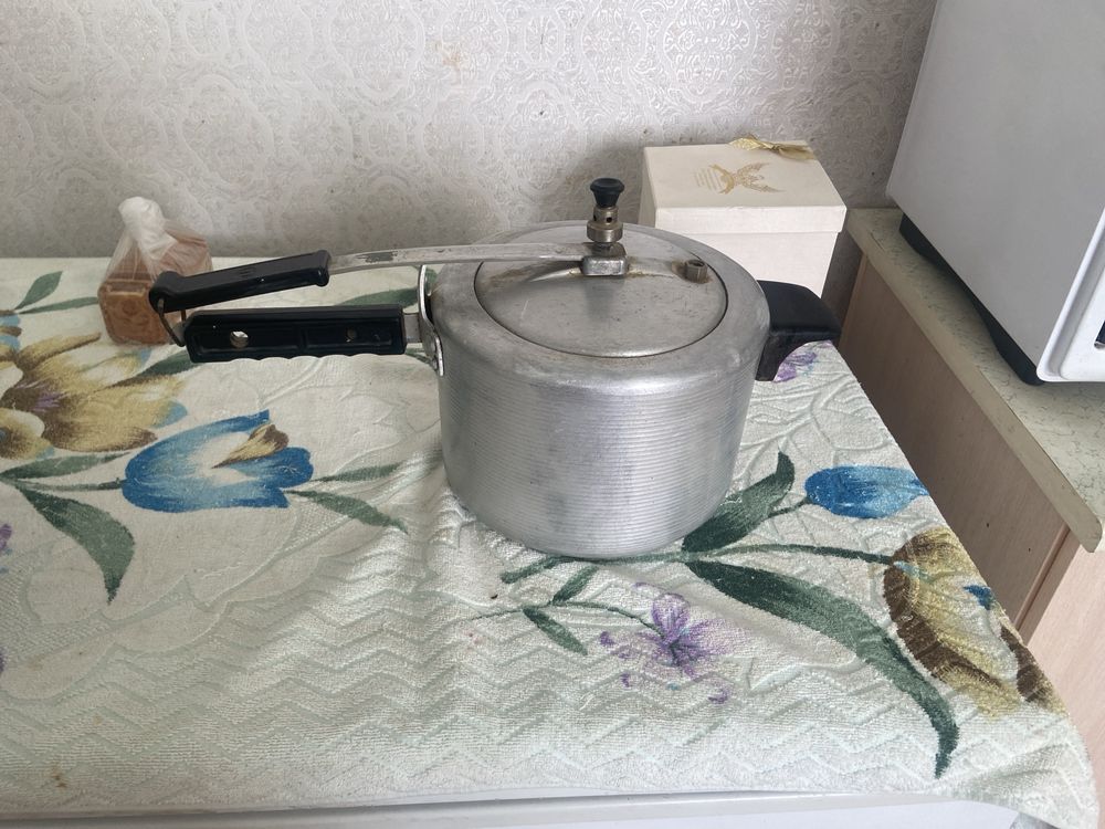 Продом скороварку советского времени