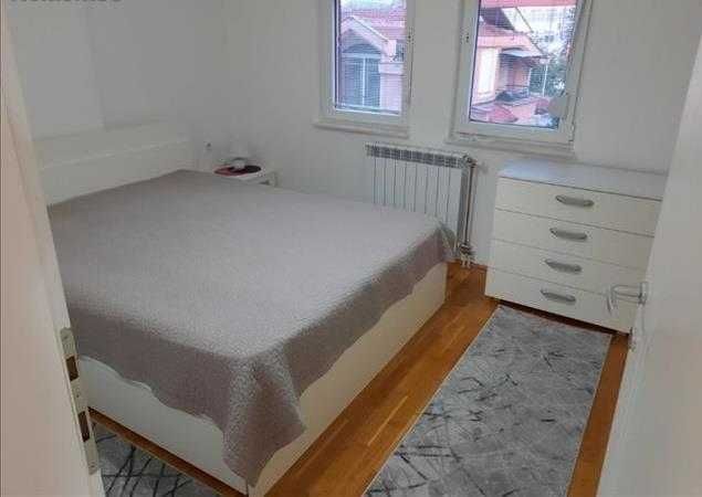 Продава се Тристаен апартамент в Бургас, Братя Миладинови - 96 кв.м за 1236 €/кв.м - Снимка #4