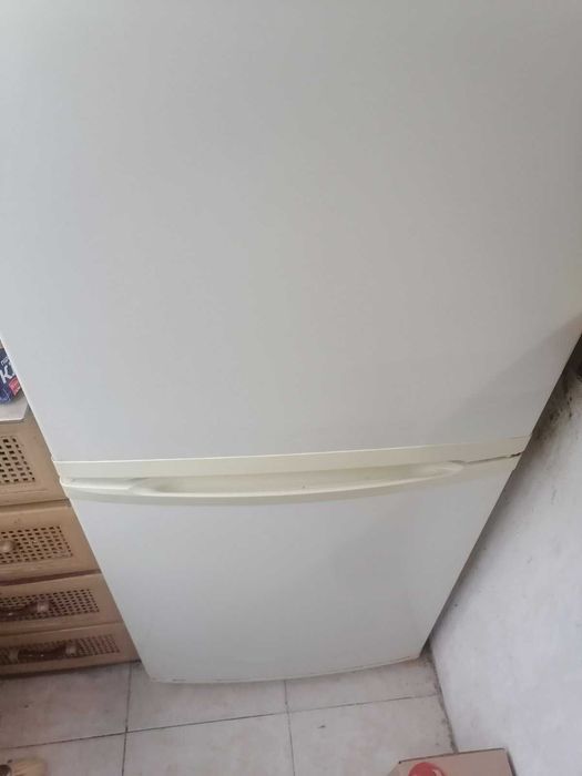 Хладилник с фризер Candy 185 см