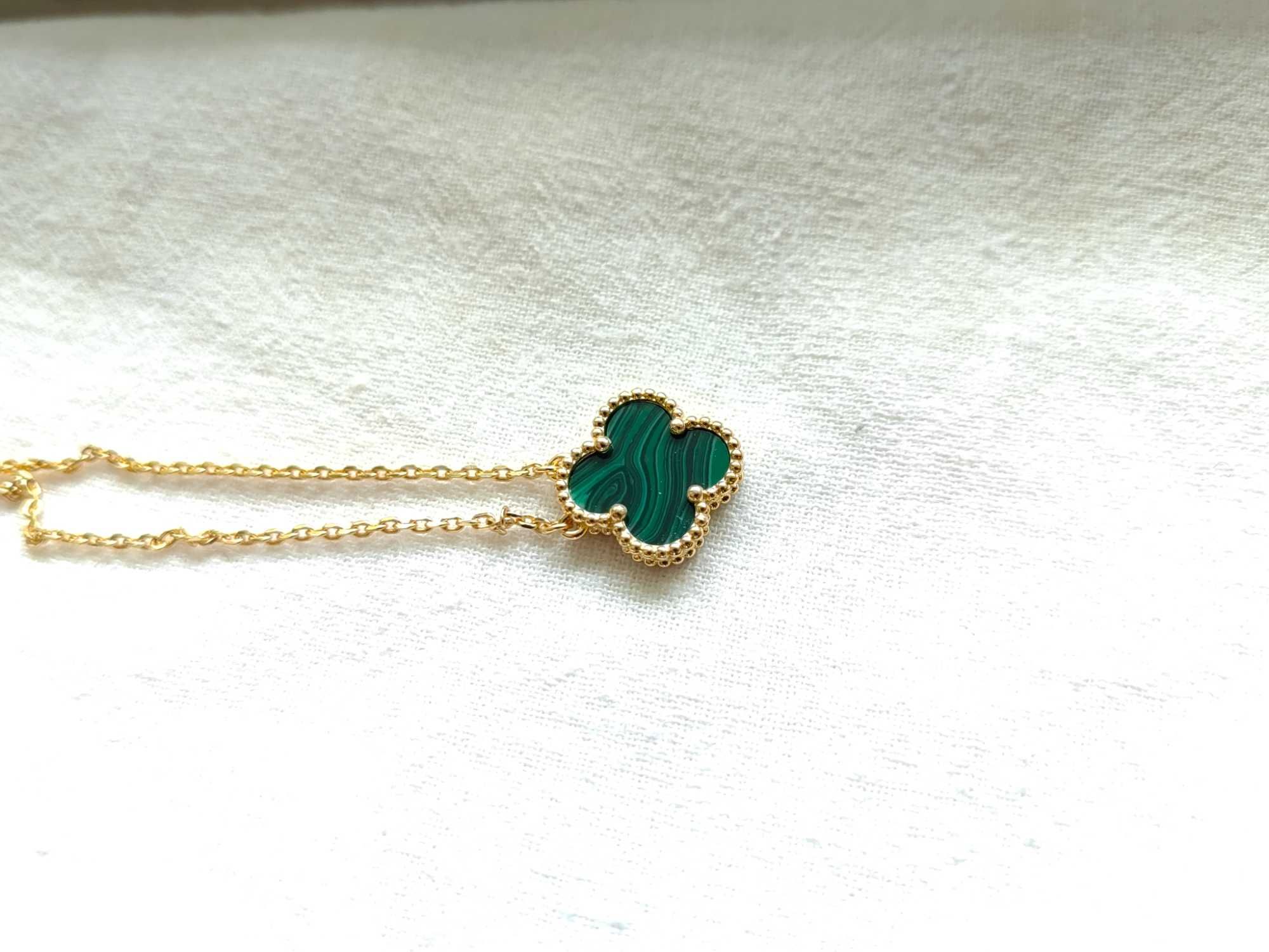 Дамско колие в розово злато с детелина от зелен малахит Van Cleef VCA