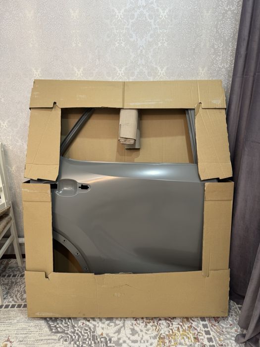 Продаю оригинал задню пассаж  дверь Lexus RX500h!