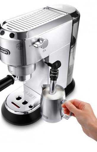 Кофеварка Рожковая DeLonghi EC685.M