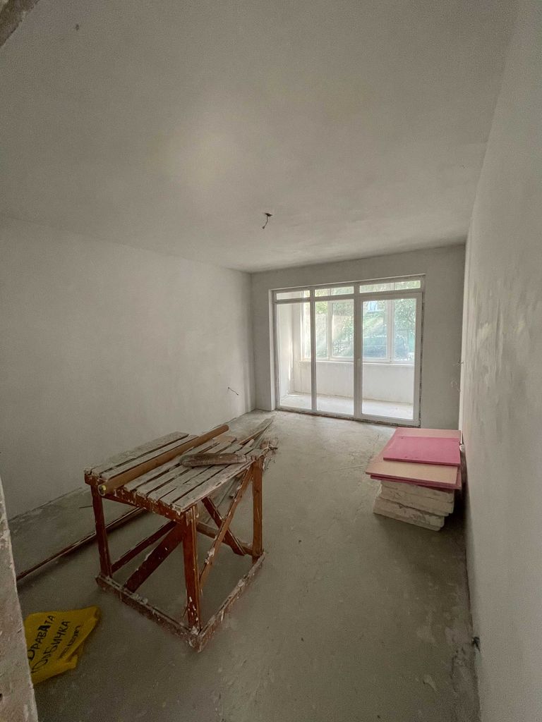 Продава се Четиристаен апартамент в с. Крепча, Област Търговище - 104 кв.м за 1010 €/кв.м - Снимка #6