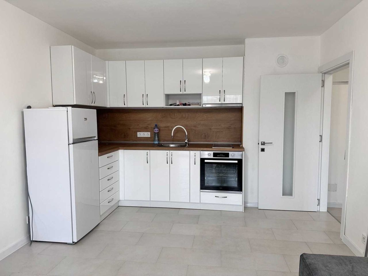 Дава се под наем Едностаен апартамент в София, Люлин 3 - 48 кв.м за 326 € - Снимка #2