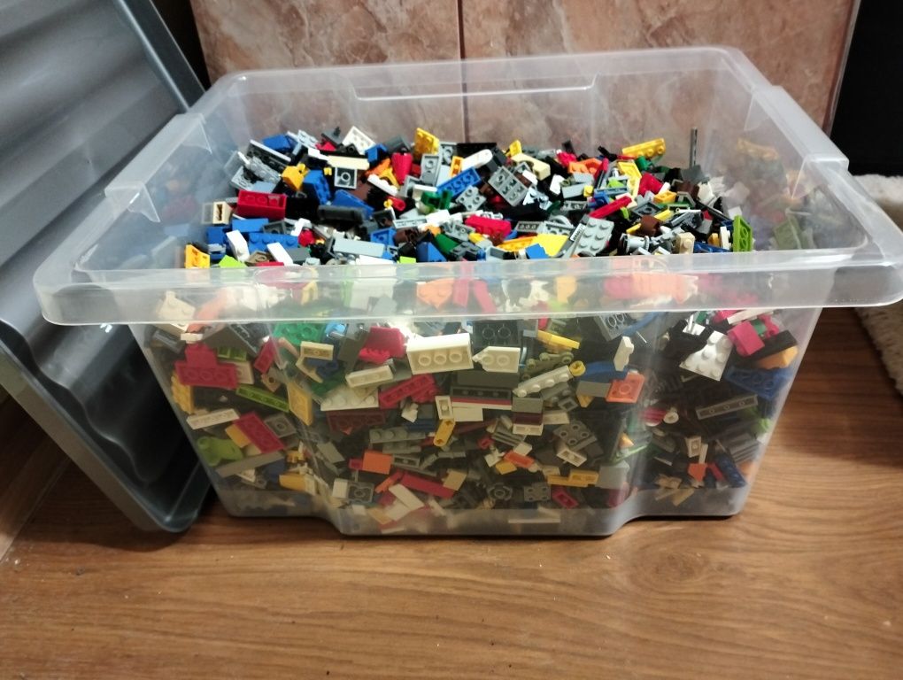 Lego pret per total