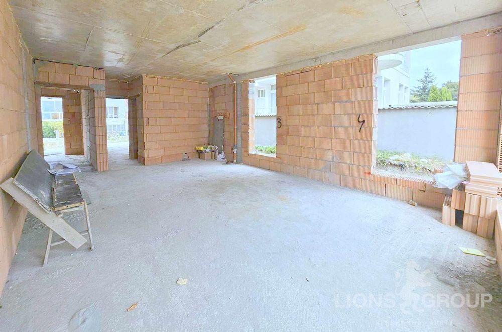 Продава се Двустаен апартамент в Варна, Виница - 72 кв.м за 1331 €/кв.м - Снимка #3