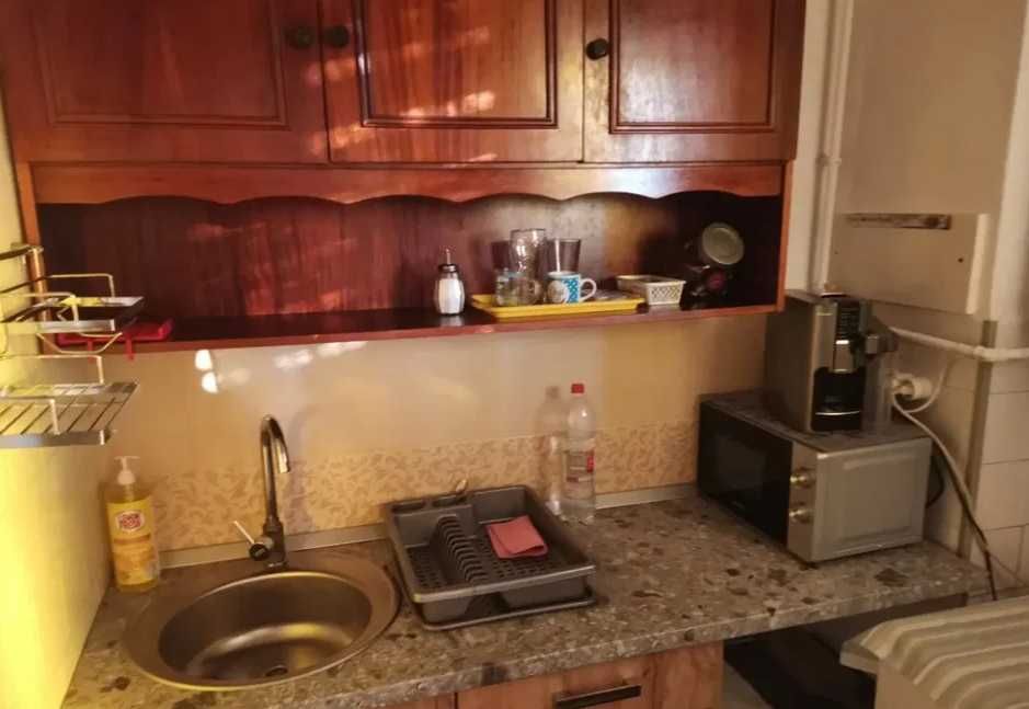 Inchiriez garsoniera zona Vivo