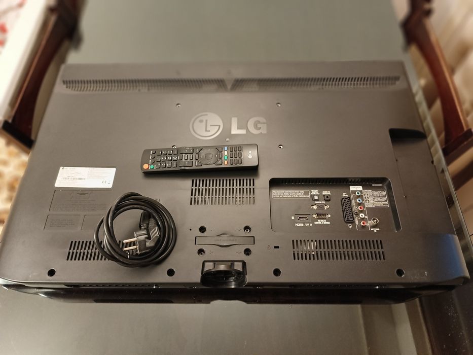 Televizor led LG 32 full HD 2010 Polonia telecomandă