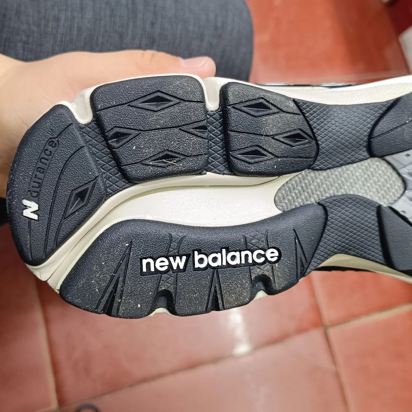 Продам New Balance новые