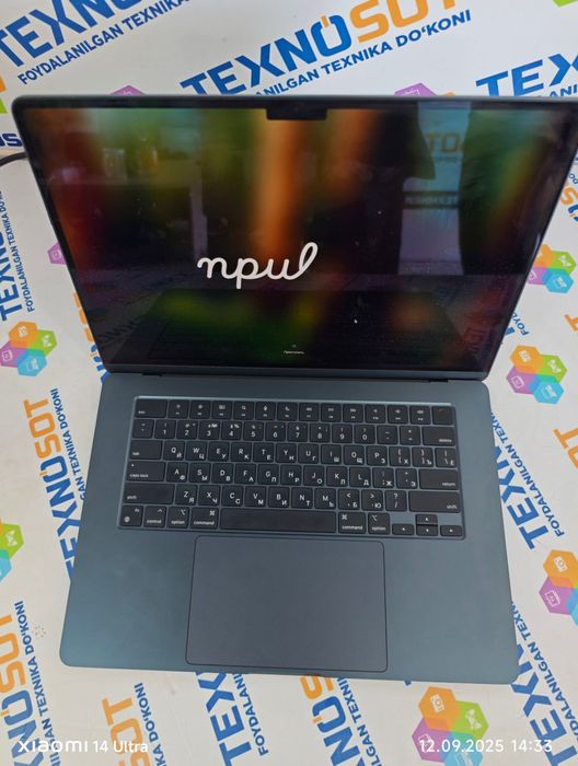 Проадается MacBook Air 15