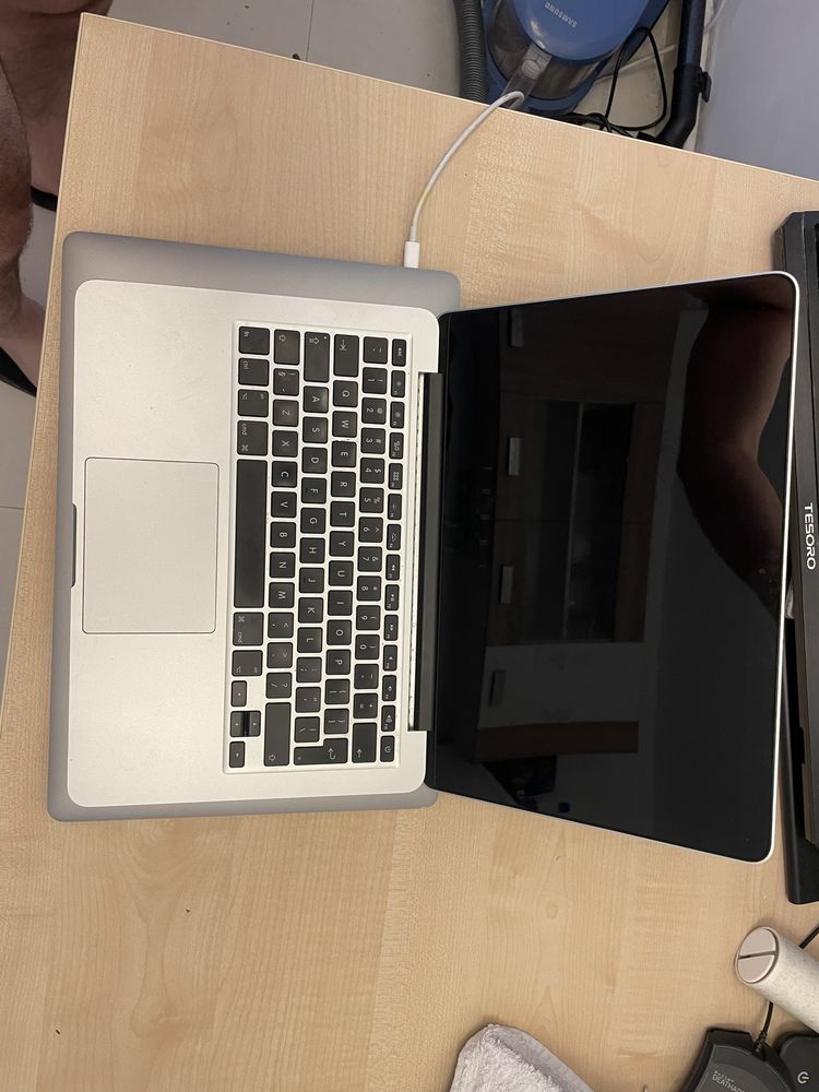 Macbook Pro Retina 2015 13 inch 50 cicluri originala