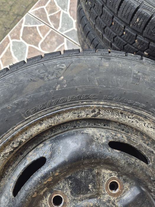 Vând roți  r14 r15 r16