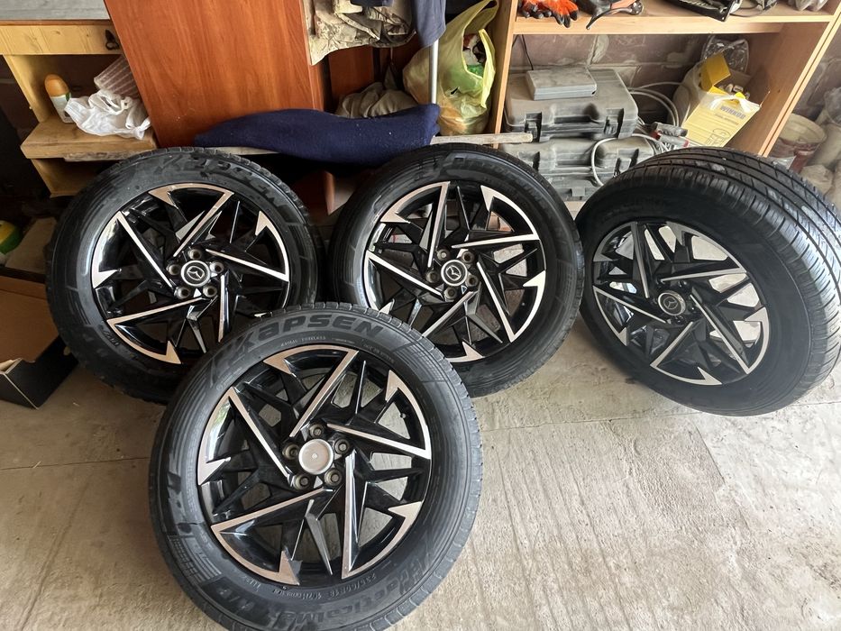 Титанкы +покришка 235/60R18