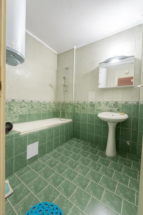 Тристаен апартамент под наем в жк. Южен