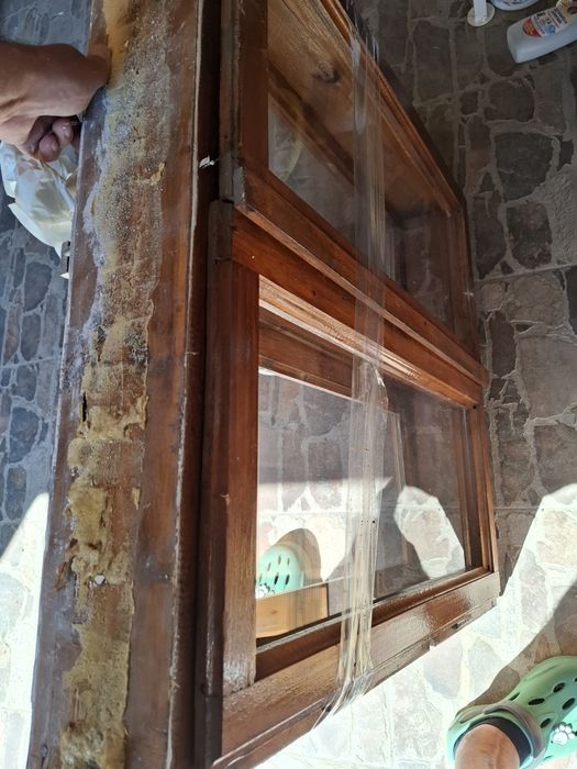 Vand geam dublu  lemn masiv