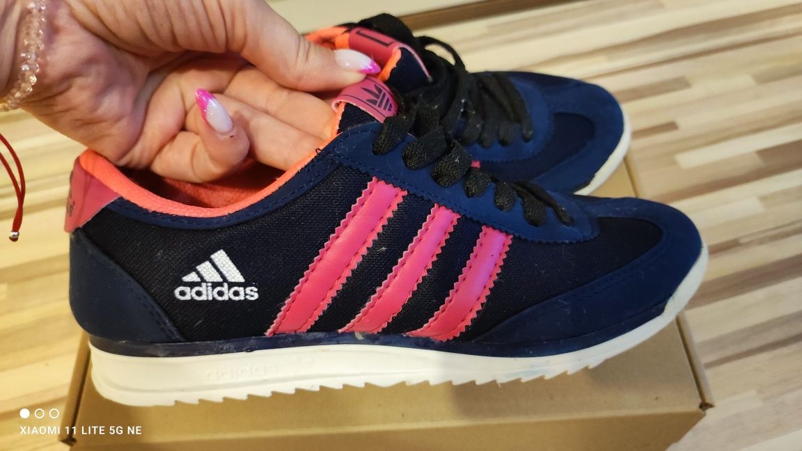 Маратонки Adidas