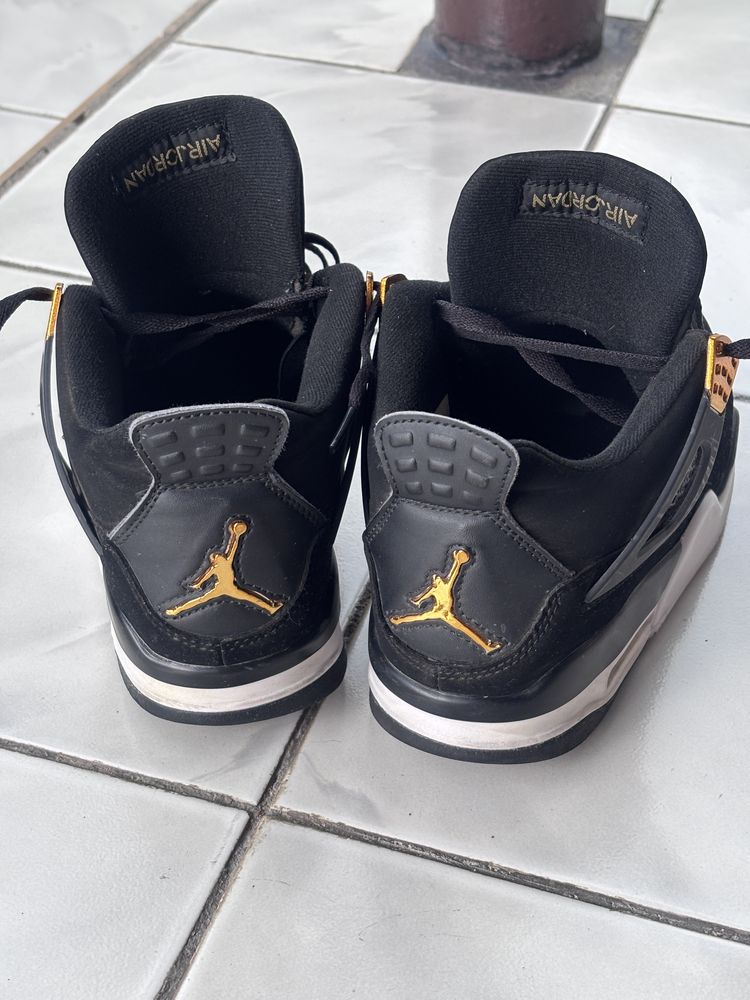 Jordan 4 Royalty