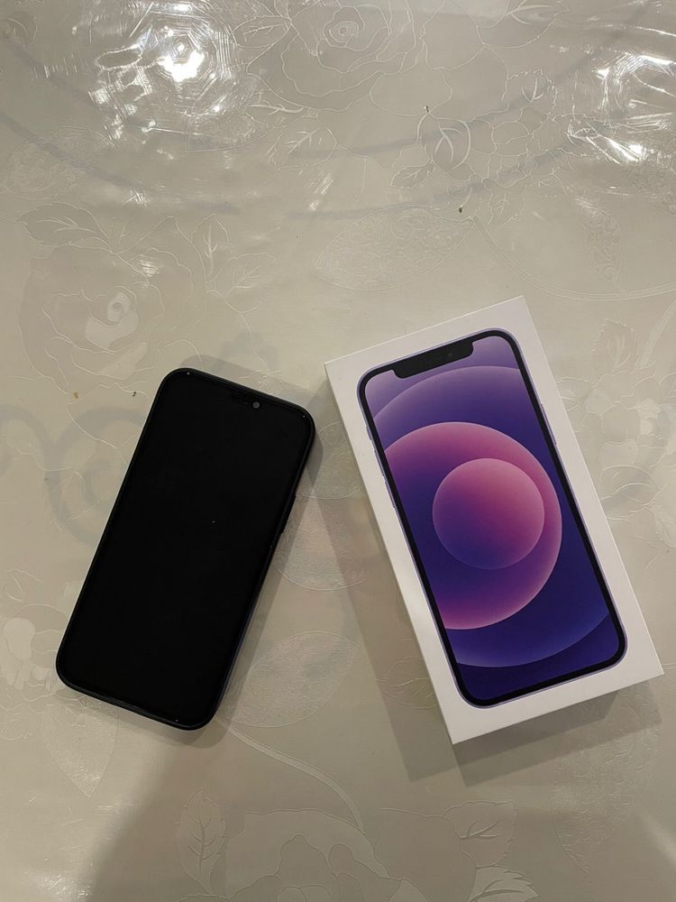 Продам iPhone 12