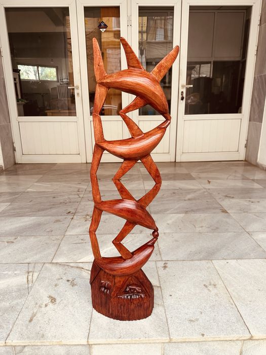Ръчно издялана дървена скулптура – внесена от Дания (105×30 см)