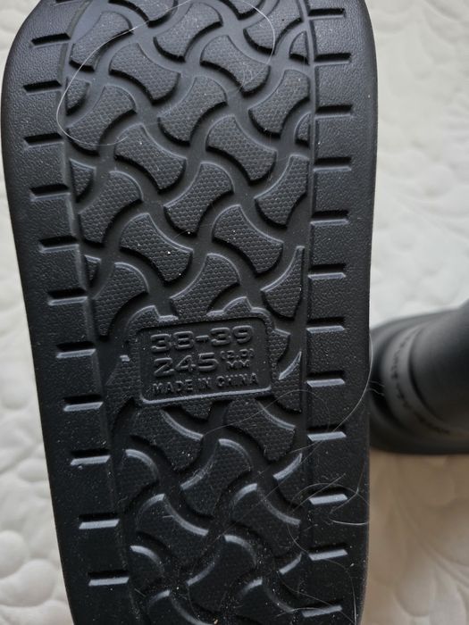 Гумени ботуши с очички.