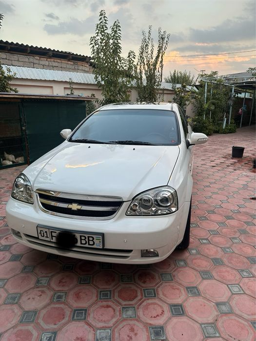 Продам свой автомобиль Ласетти 1.8