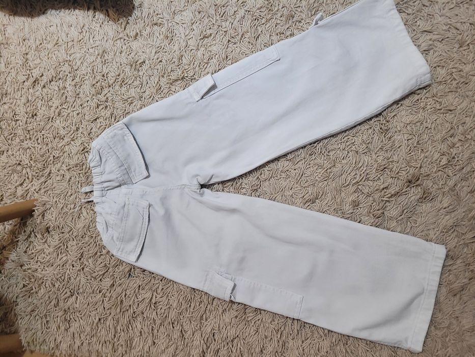 Pantaloni marca  Zara