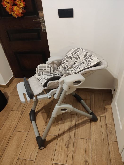 Scaun de masă Joie Mimzy Recline
Poate fi folosit încă de la naștere d