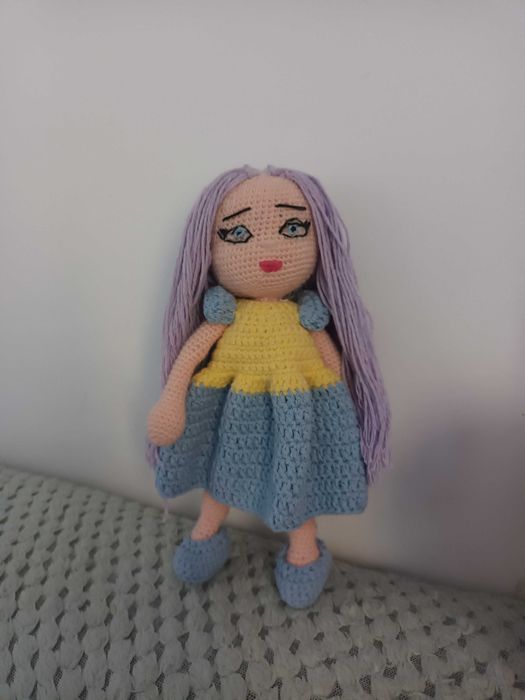 Плюшени играчки и кукли