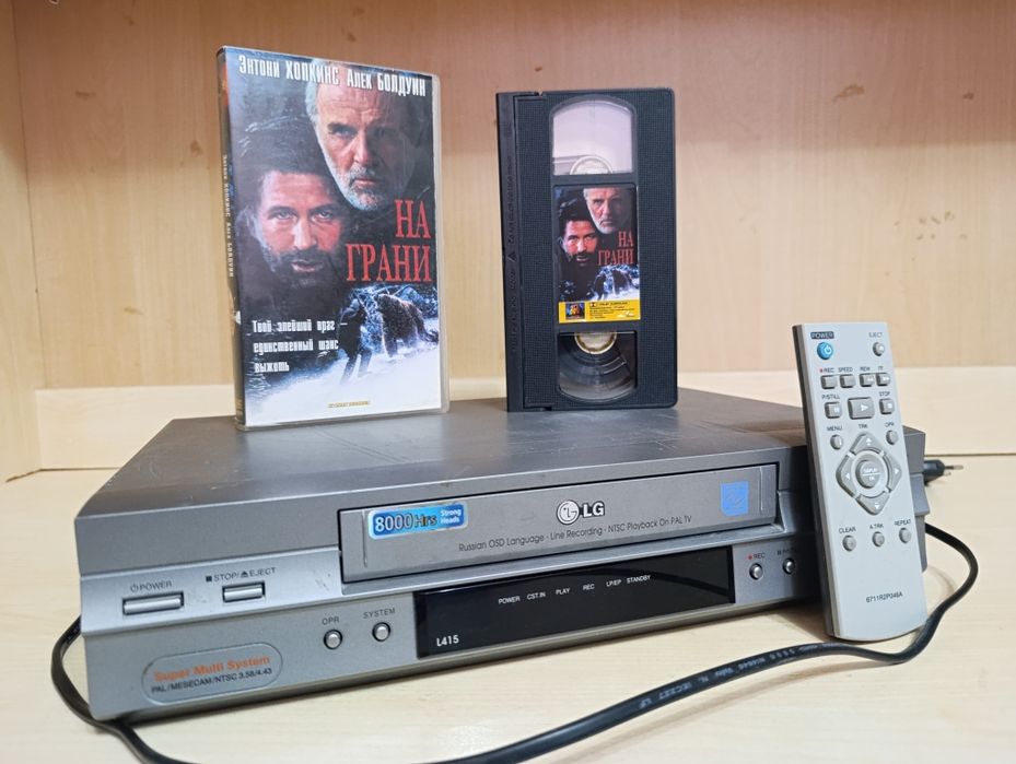 Видеомагнитофон LG