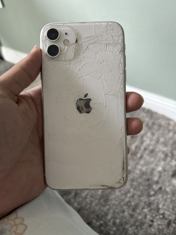 Iphone 11 128gb в убогом состоянии