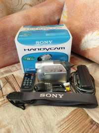 Продам цифровую кассетную видеокамеру SONY DCR-NC19E б/у.