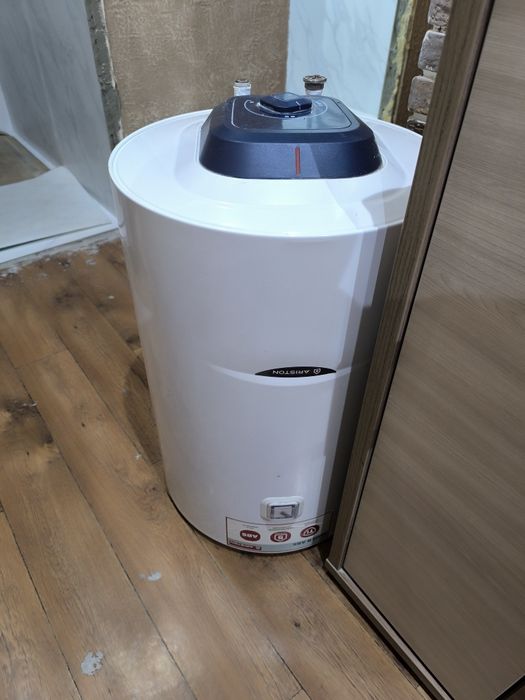 Водонагреватель продам