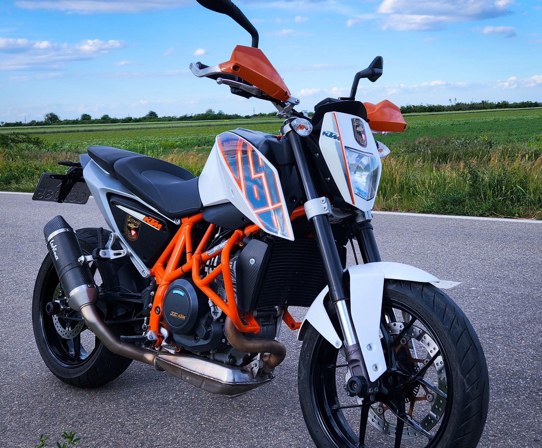 KTM Duke 690 ABS 2013 ( NU : Honda , Suzuki , Kawasaki , Yamaha