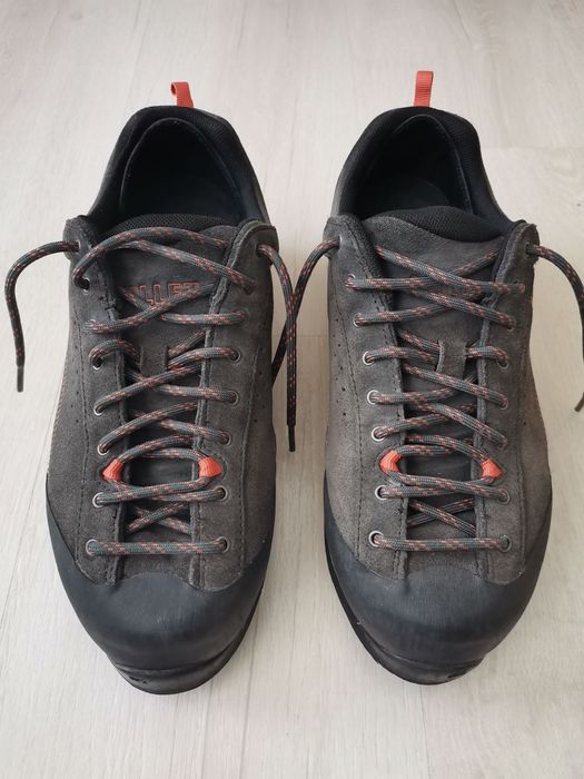 Продават се туристически обувки Millet