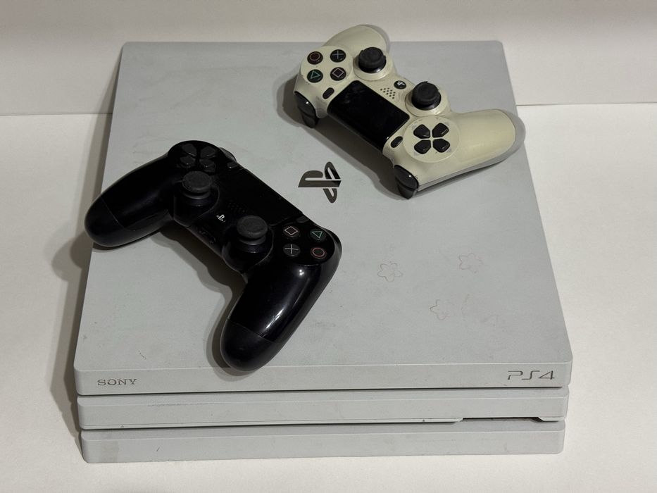 PS4 PRO 1.000gb + 4game disk