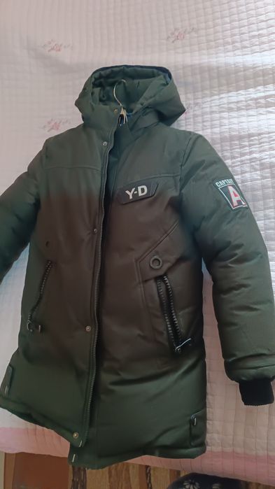 Продам куртку детскую
