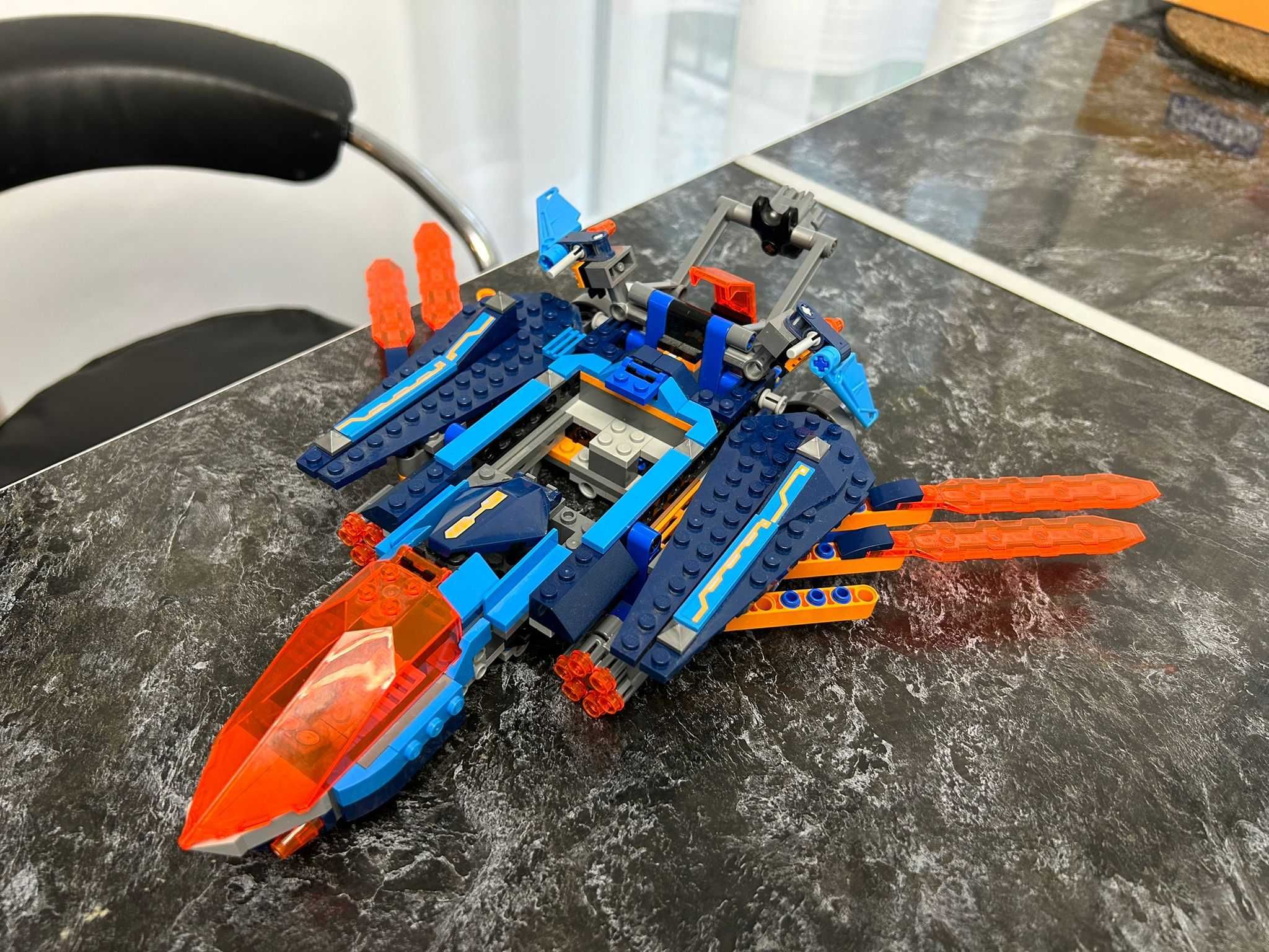 Lego Nexo Knights Clay's Falcon Fighter Blaster, 70351 - 499 piese